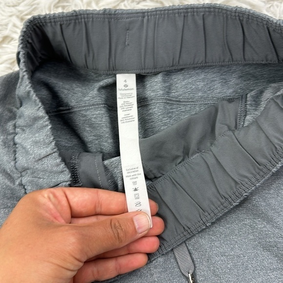 Lululemon On The Fly Short *2.5" Heathered Slate - Picture 4 of 6